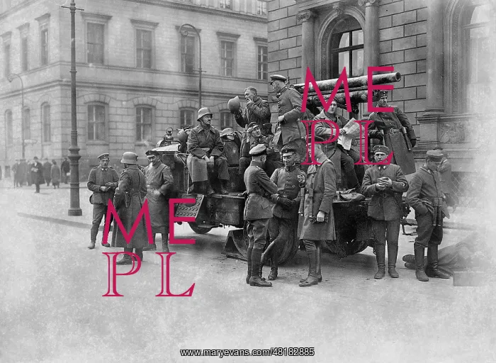 : Free Corps soldiers in Berlin, 1919 : Free Corps soldiers in Berlin, 1919