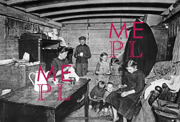 : Freight car as living area, 1920 : Freight car as living area, 1920
