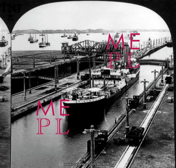: Freighter in the Gatun Locks : Freighter in the Gatun Locks