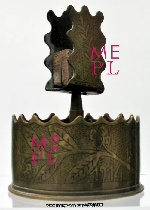 : French 75 mm shell case base - Souvenir d'Ypres : French 75 mm shell case base - Souvenir d'Ypres