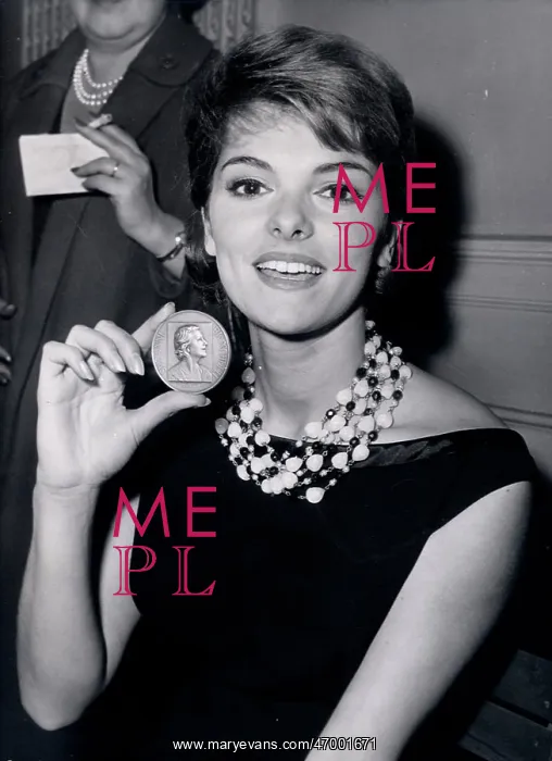 : French Actress Perrette Pradier : French Actress Perrette Pradier