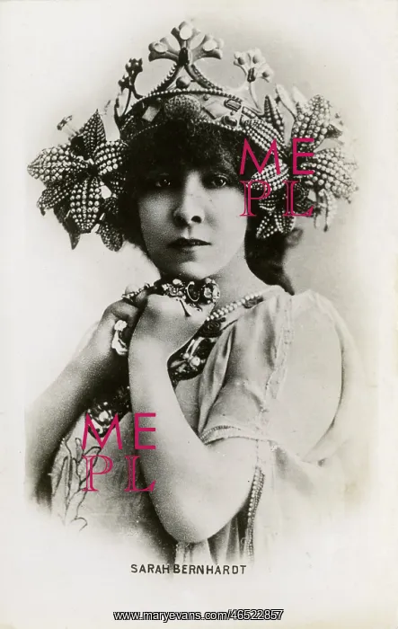 : French Actress and Singer Sarah Bernhardt : French Actress and Singer Sarah Bernhardt