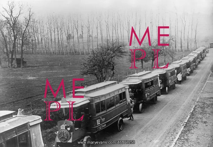 : French buses during the battle of the Marne, 1914 : French buses during the battle of the Marne, 1914