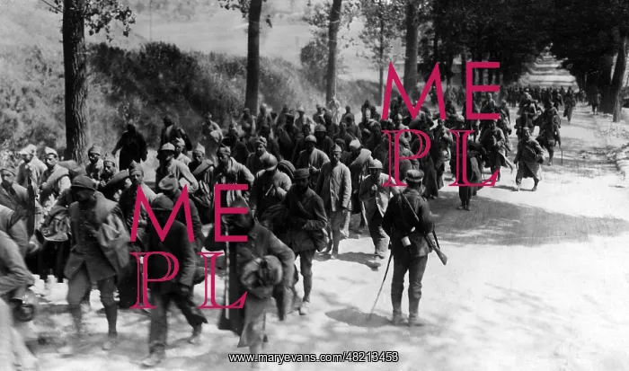 : French captives at the Western Front, 1918 : French captives at the Western Front, 1918