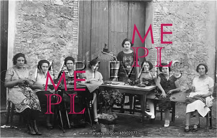  : FRENCH DRESSMAKERS