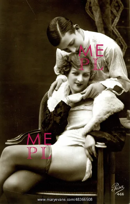  : French glamour postcard