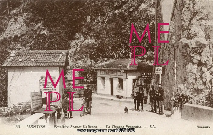 : The French / Italian border at Menton : The French / Italian border at Menton