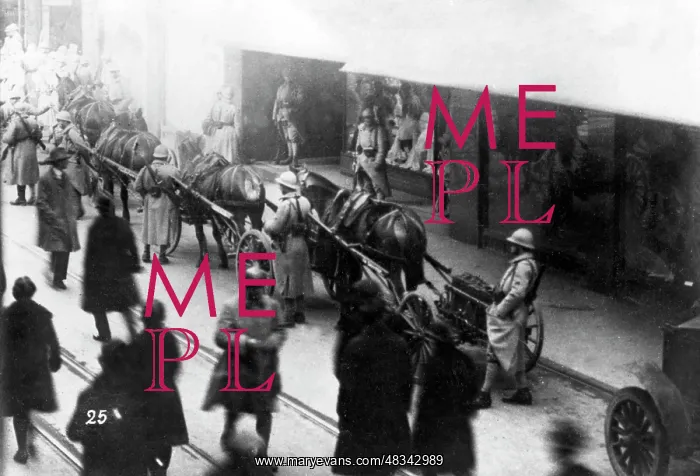 : French machine gun carts in Dortmund, 1920s : French machine gun carts in Dortmund, 1920s