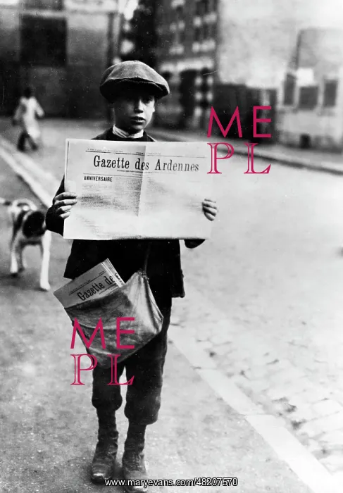 : French newspaper boy during the First World War : French newspaper boy during the First World War