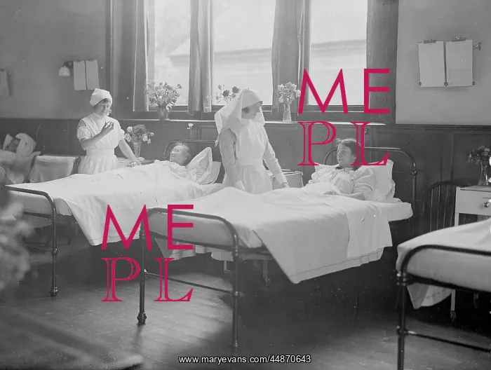 : FRENCH NURSES 1930S : FRENCH NURSES 1930S