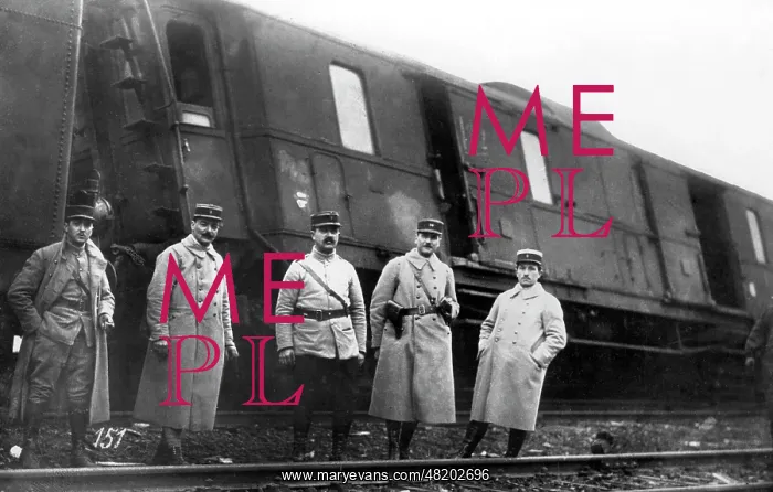 : French occupy the Ruhr area: train derailed : French occupy the Ruhr area: train derailed