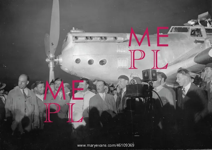 : The French pilots Rene Mesmin and Joseph : The French pilots Rene Mesmin and Joseph