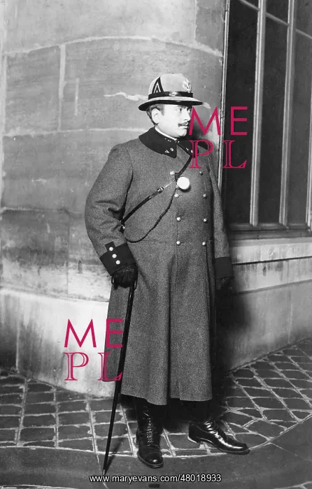 : French policeman, 1909 : French policeman, 1909