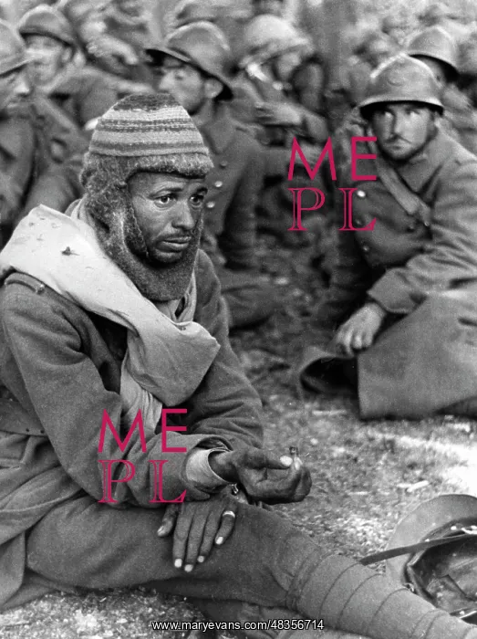 : French prisoners in a German camp, 1940 : French prisoners in a German camp, 1940