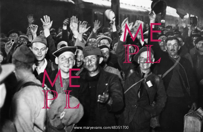 : French prisoners of war are released, 1941 : French prisoners of war are released, 1941