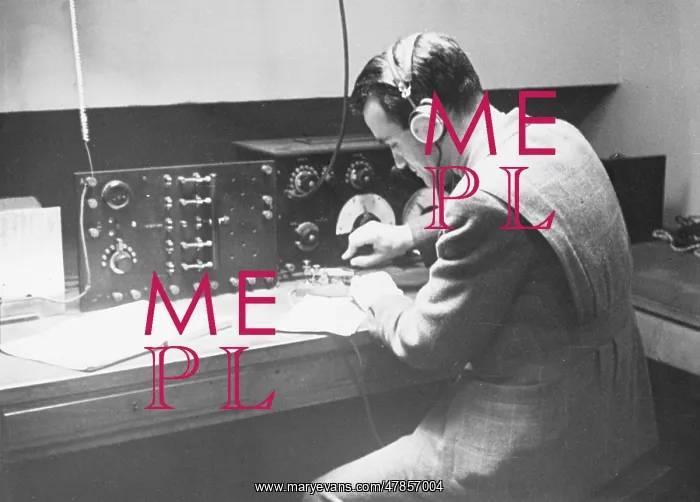 : French radio operator training WWII : French radio operator training WWII
