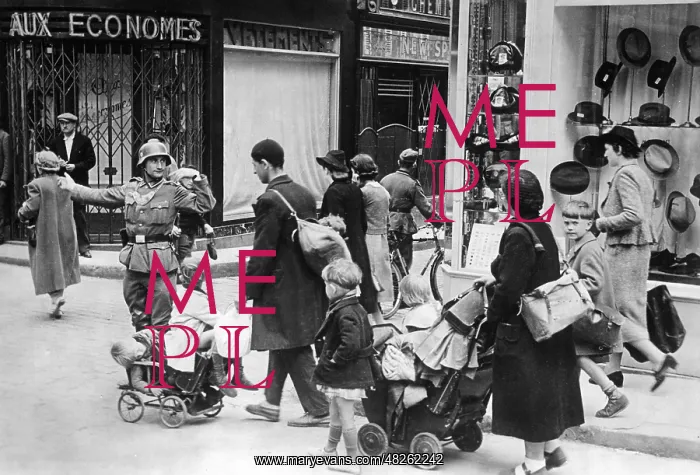 : French refugee family, 1940 : French refugee family, 1940