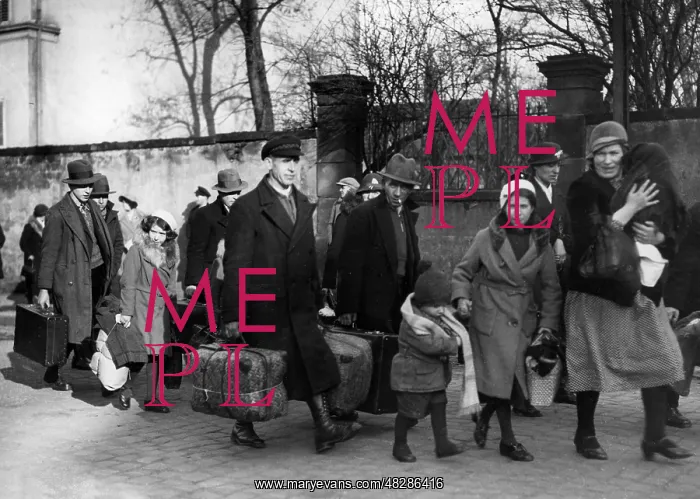 : French refugees in Forbach, 1935 : French refugees in Forbach, 1935