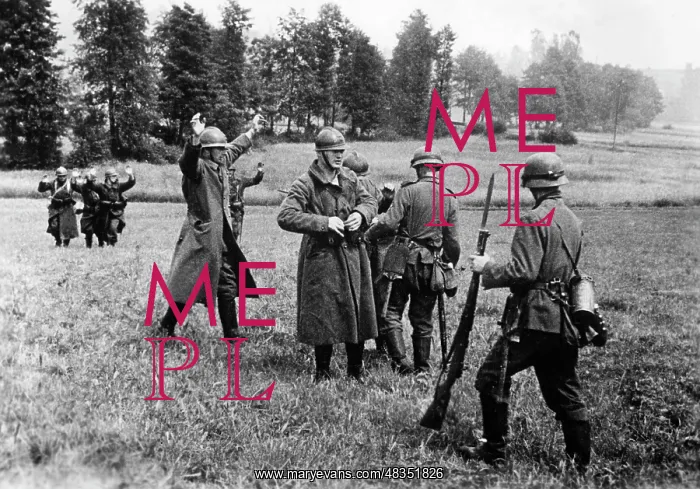 : French soldiers go in captivity, 1940 : French soldiers go in captivity, 1940