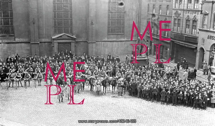: French soldiers in Essen in front of the Marktkirche, 1923 : French soldiers in Essen in front of the Marktkirche, 1923
