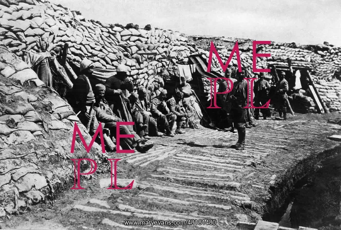 : French soldiers in a position at Verdun, 1916 : French soldiers in a position at Verdun, 1916