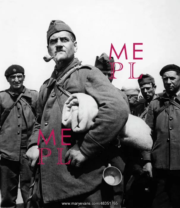 : French soldiers are released from captivity, 1940 : French soldiers are released from captivity, 1940