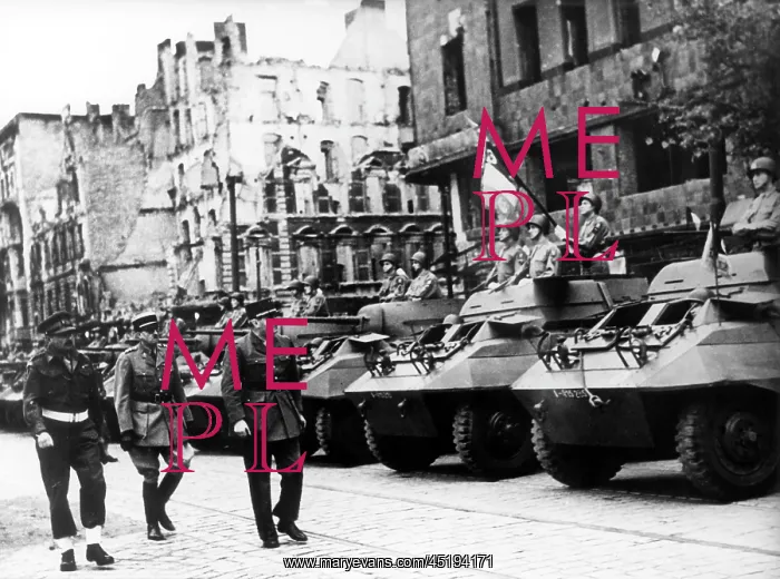 : French squads after the end of the war in Berlin : French squads after the end of the war in Berlin