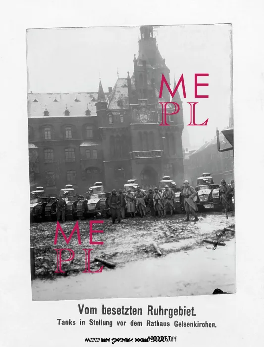 : French tanks in Gelsenkirchen, 1923 : French tanks in Gelsenkirchen, 1923