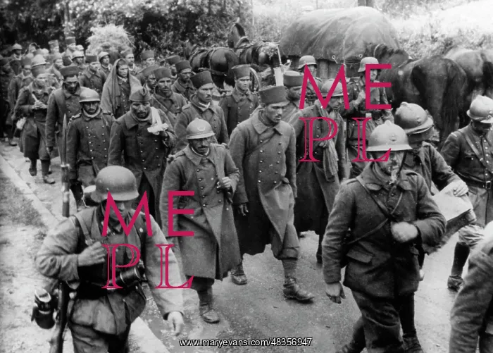 : French troops in captivity, 1940 : French troops in captivity, 1940