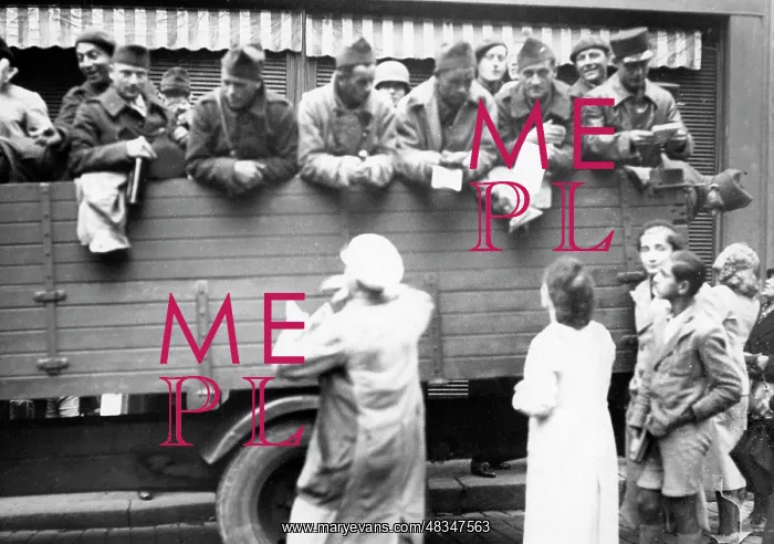 : French troops after the demobilization, 1940 : French troops after the demobilization, 1940