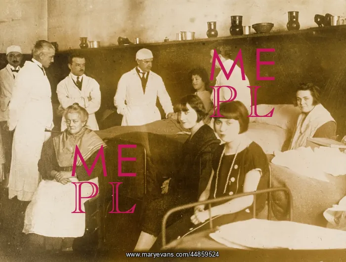: FRENCH WOMEN'S PRISON : FRENCH WOMEN'S PRISON