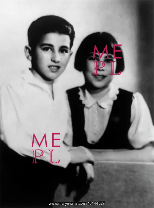 : FREUD / ANTON / SOPHIE / 174 : FREUD / ANTON / SOPHIE / 174