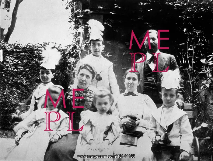 : FREUD & FAMILY / 1898 / 42 : FREUD & FAMILY / 1898 / 42