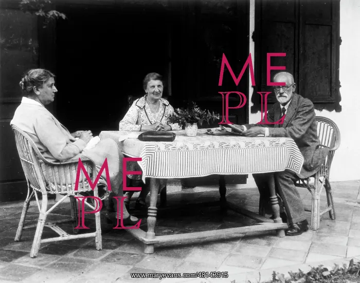 : FREUD, MINNA & MARTHA / 50 : FREUD, MINNA & MARTHA / 50