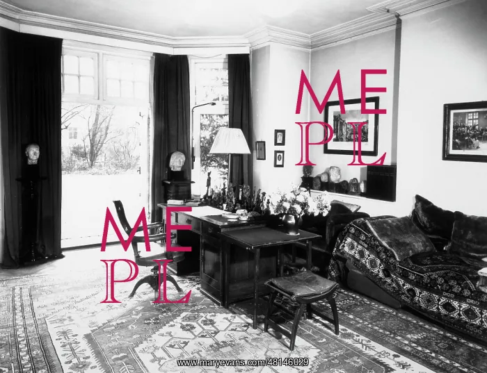 : FREUD / STUDY / COUCH / 111A : FREUD / STUDY / COUCH / 111A
