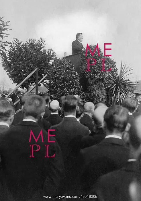 : Friedrich Ebert makes a speech in Oppau, 1921 : Friedrich Ebert makes a speech in Oppau, 1921