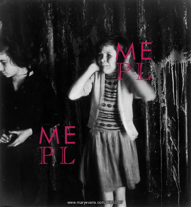 : FRIGHTENED GIRL : FRIGHTENED GIRL
