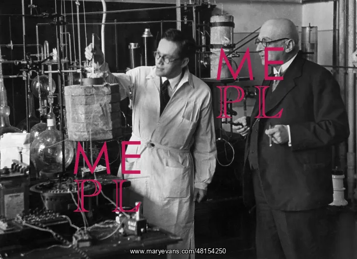 : Fritz Haber during a laboratory experiment, 1918 : Fritz Haber during a laboratory experiment, 1918