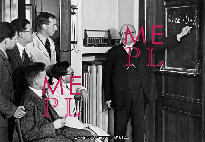 : Fritz Haber with students and employees : Fritz Haber with students and employees
