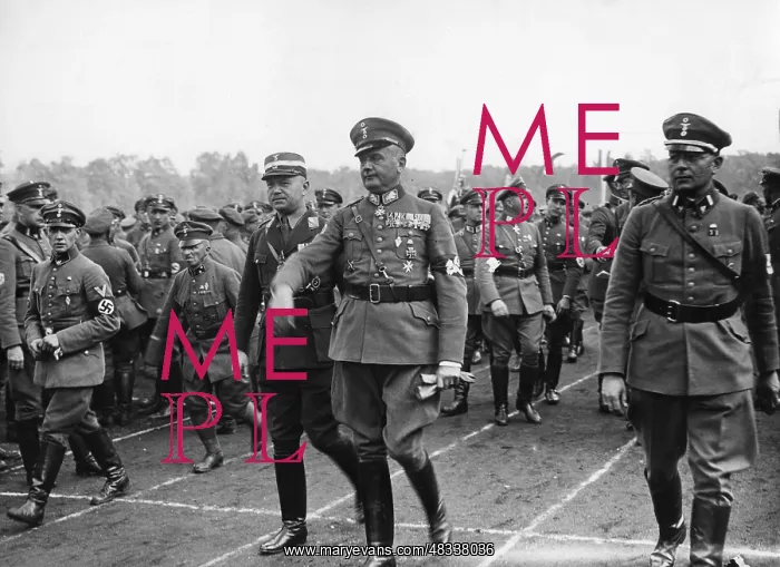 : Fritz von Krausser, Elhard von Morozowicz and : Fritz von Krausser, Elhard von Morozowicz and