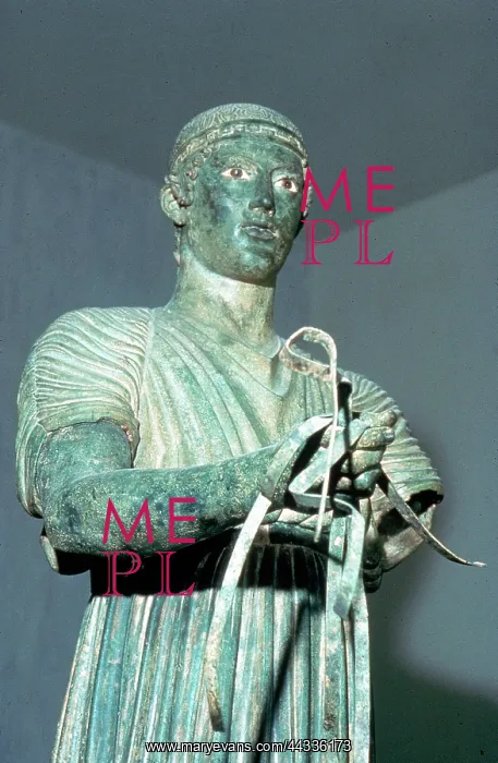 : Frontal detail of the bronze : Frontal detail of the bronze