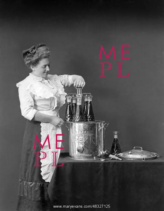 : Fruit juice production, 1913 : Fruit juice production, 1913