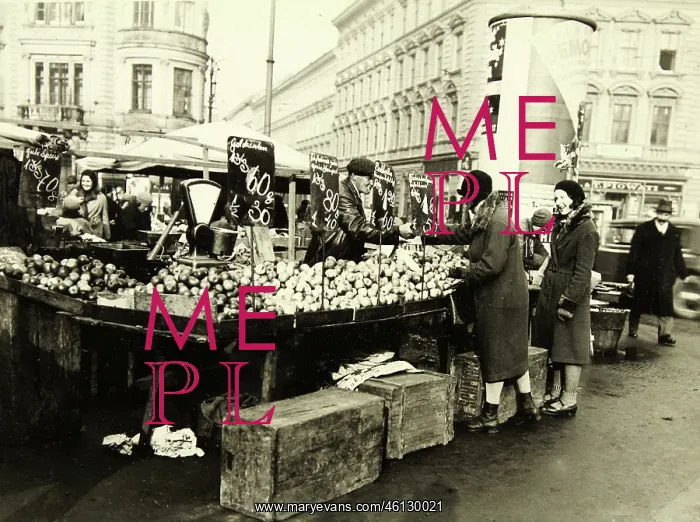  : Fruit and vegetable stand in Vienna - About