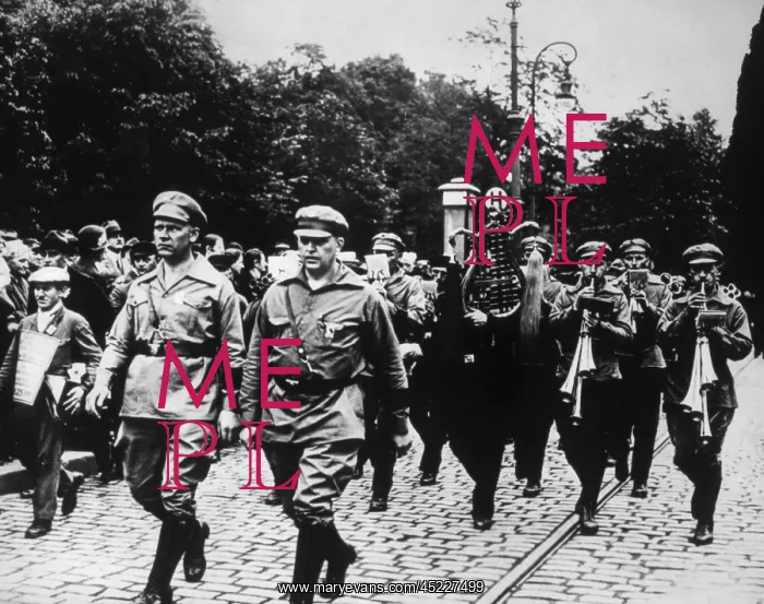 : Fuhrer Ernst Thalmann (left), Vice-Chairman ? : Fuhrer Ernst Thalmann (left), Vice-Chairman ?