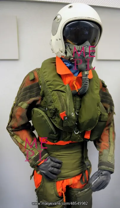 : Fully automatic life preserver for aircrew. Secumar 10 HLA : Fully automatic life preserver for aircrew. Secumar 10 HLA