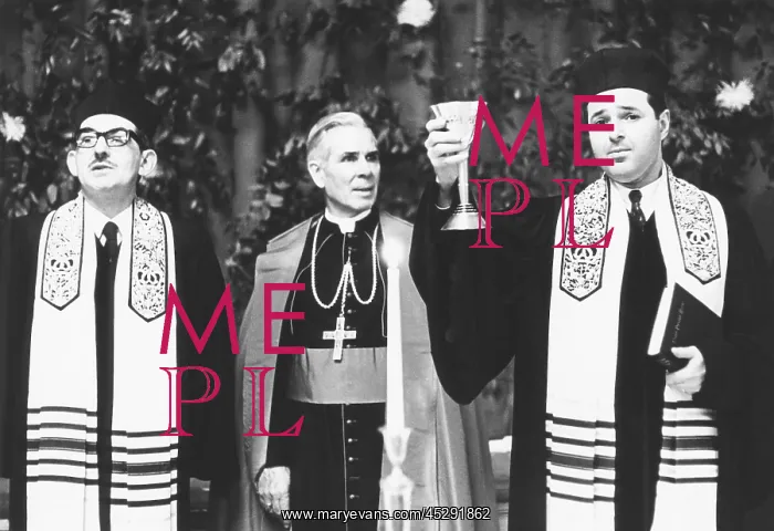 : Fulton J. Sheen (center), Bishop of Rochester : Fulton J. Sheen (center), Bishop of Rochester