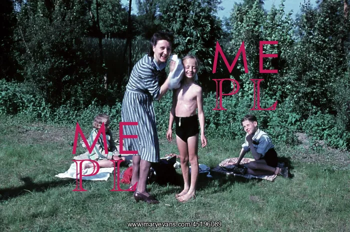 : Fun in open-air pool Leuna 1948 : Fun in open-air pool Leuna 1948