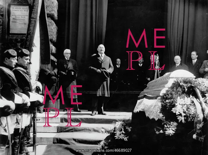 : The funeral of actor Georg Reimers : The funeral of actor Georg Reimers