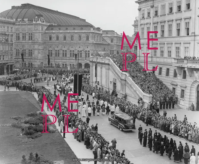 : Funeral Cardinal Theodor Innitzer : Funeral Cardinal Theodor Innitzer