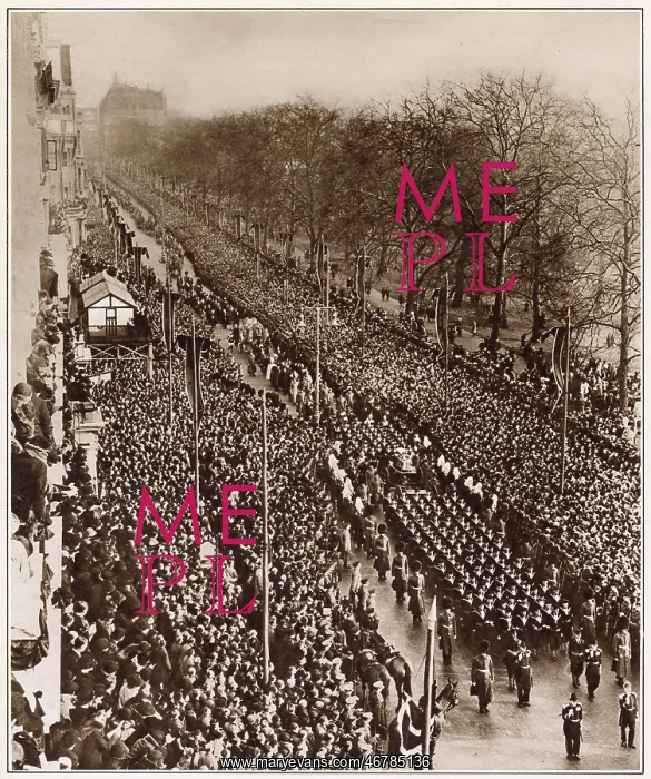 : Funeral of George V - crowds along Piccadilly : Funeral of George V - crowds along Piccadilly